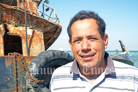 A visit to Kuwait's ship graveyard - Sailor shares story of his life; Abandoned ships in Kuwait Bay