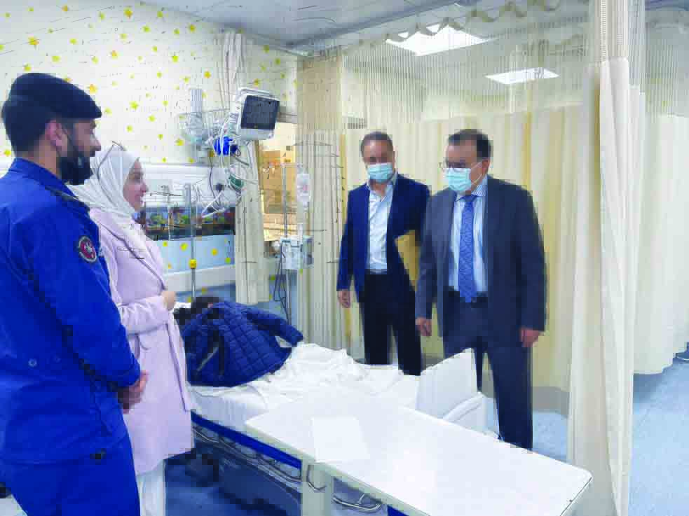 Minister inspects new  units at Amiri hospital