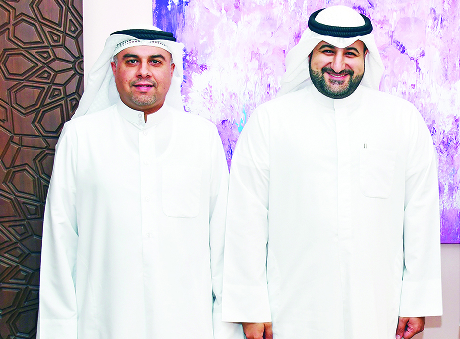 Head of Real Esate Union Ibrahim Al-Awadhi and Head of <br>Medical Services at MOD Sheikh Dr Abdallah Mishal Al-Sabah.
