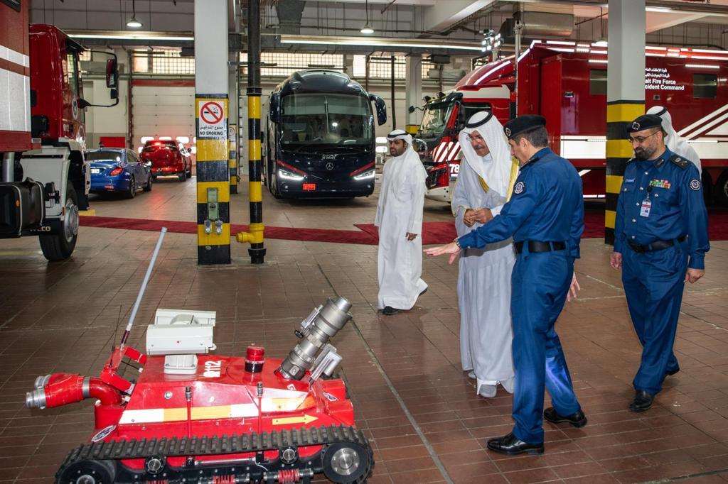 Kuwait interior minister praises fire department's tech staff