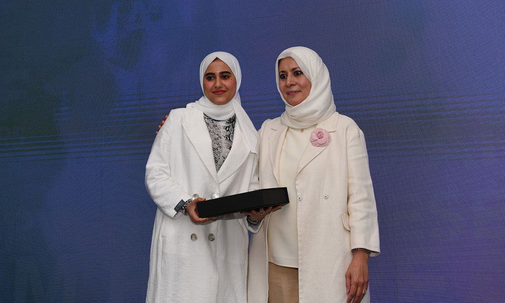 Al Roudhan honors one of the students