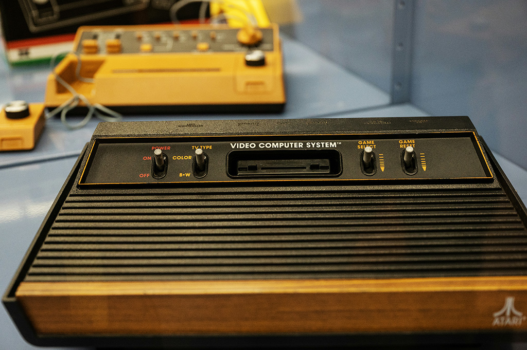 This photograph shows the home video game console Atari 2600 belonging to the Charles Cros collection.