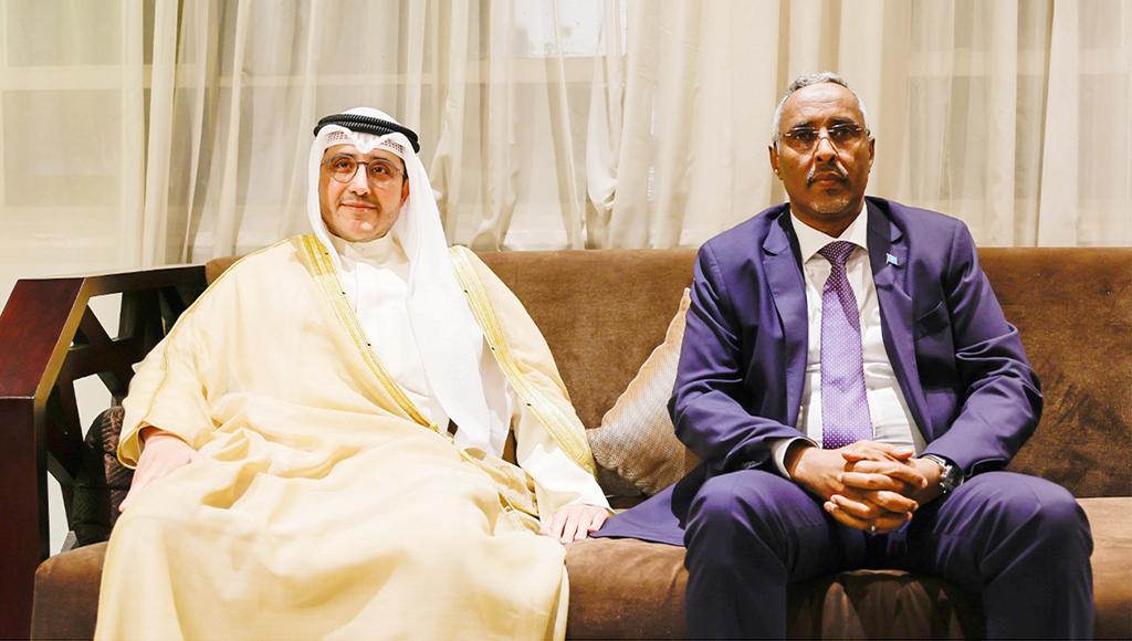 CAIRO: Kuwaiti Foreign Minister meets with his counterpart, Abshar Omar from Somalia.- KUNA