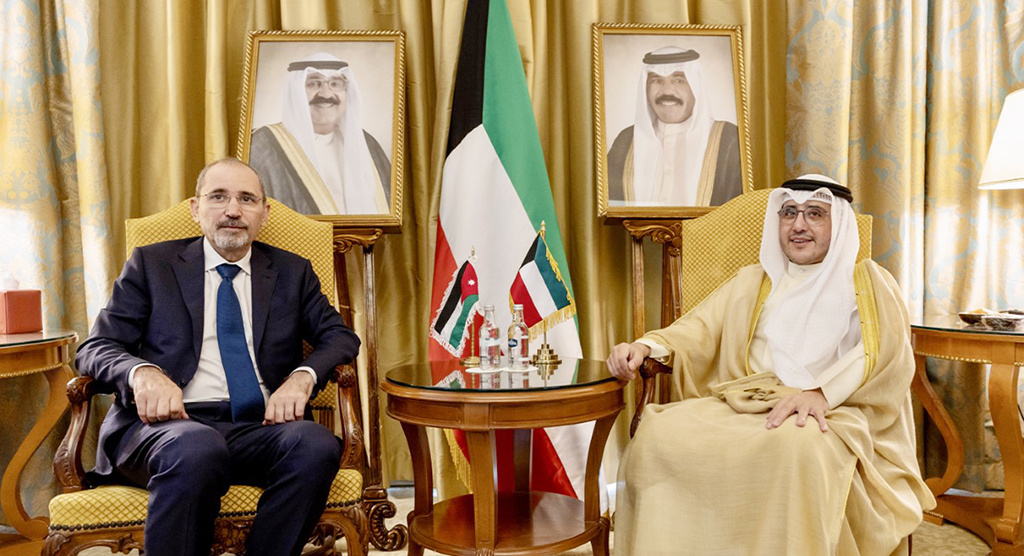 CAIRO: Dr Sheikh Ahmad Nasser Al-Mohammad Al-Sabah meets his Jordanian counterpart, Ayman Al-Safady.- KUNA