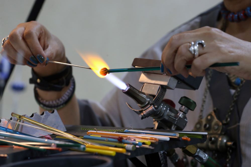 Glass making in Kuwait: Blowing life into a lost art