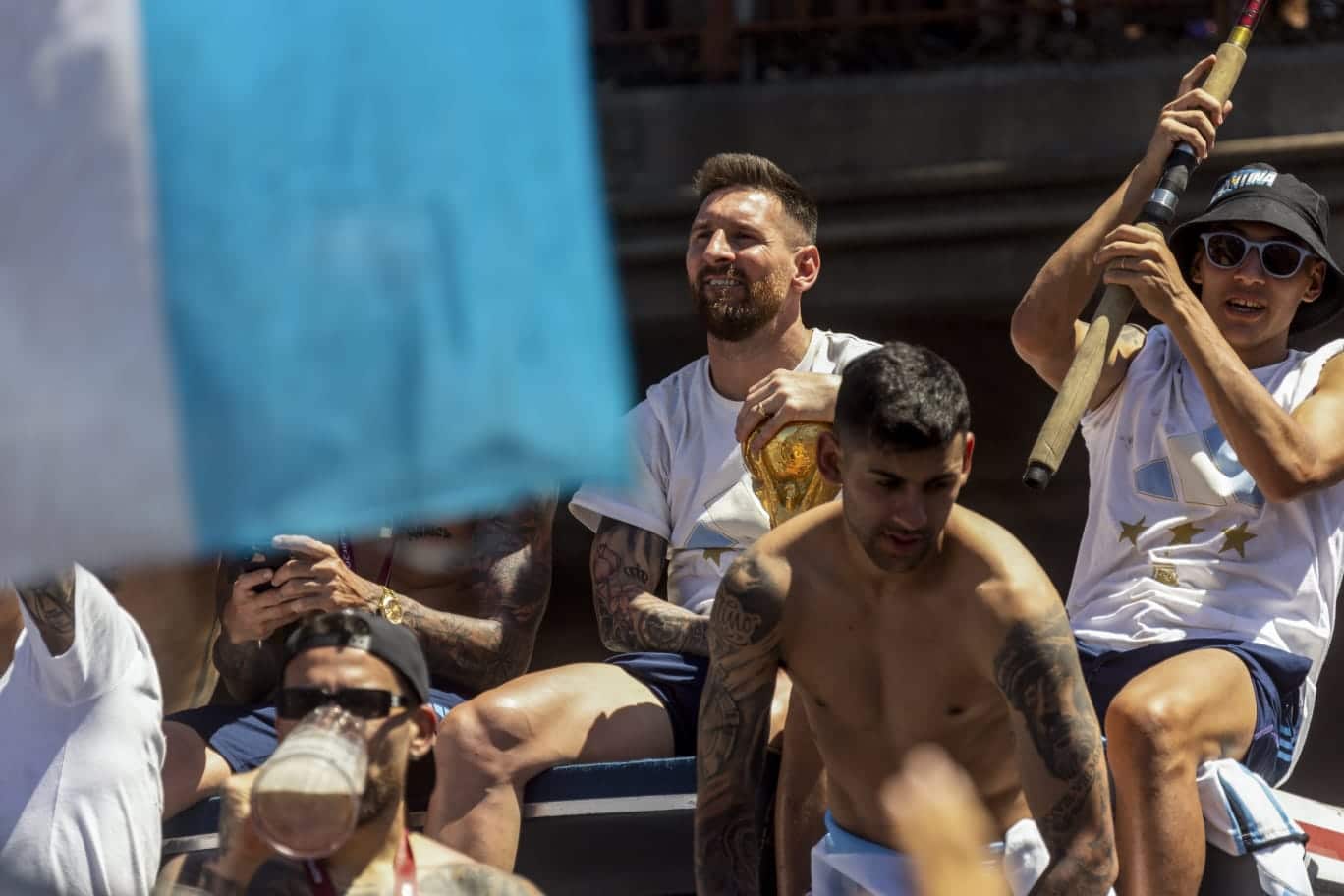 Argentina World Cup winners ditch bus for chopper ride over Buenos Aires