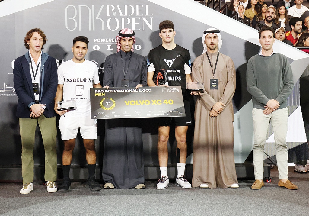 Bader Al-Kharafi honors the champions Abdulrahman Al-Awadhi and Arturo Coello with Volvo cars.