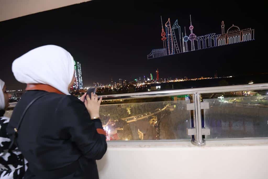 Glory and pride: Zain lights up Kuwait skies