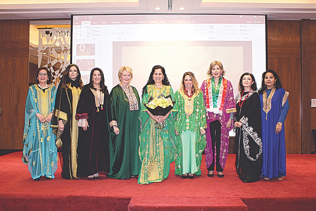 KUWAIT: Sheikha Intisar Salem Al-Ali Al-Sabah (center) with IWG members.