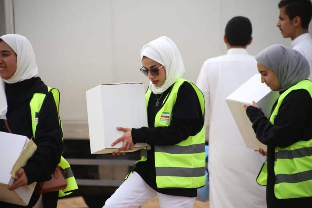 Kuwaiti students in Jordan provide humanitarian assistance to refugees