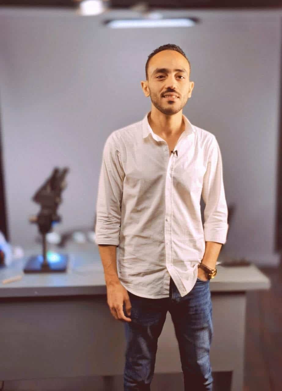 Ibrahim Bilal, a young Egyptian sculptor